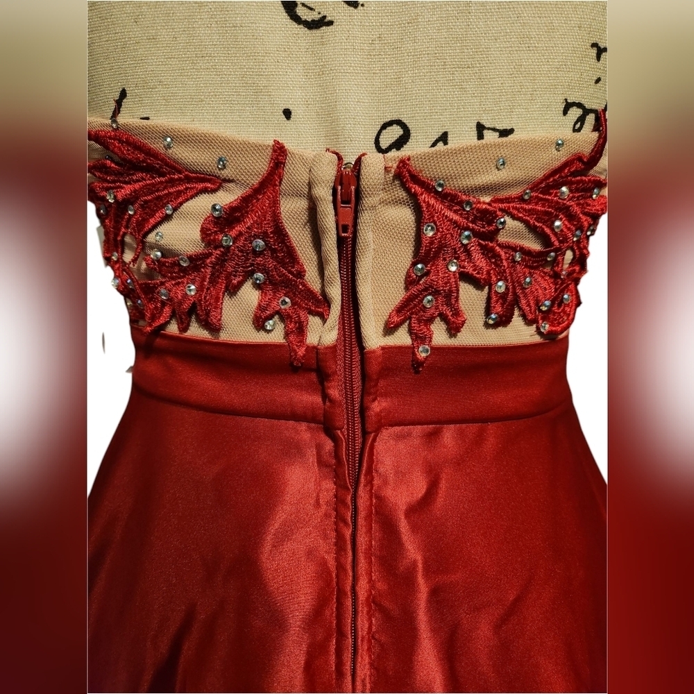 TLC Say Yes To The Prom Elegant Red Halter Evening Gown - Picture 6 of 11